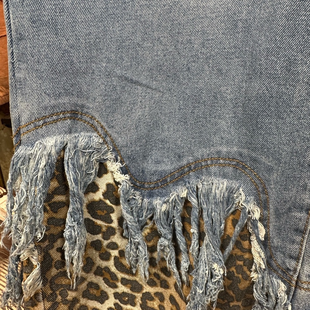 🆕 Oli & Hali Washed Denim Double Waist Jeans Leopard trim Wide-Leg 
NWOT - Picture 9 of 14